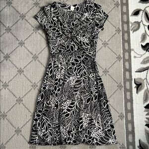 Mariage Elegant Black and White Leaf Print  Dress
